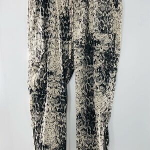 NWT INC Snake Skin Cargo Style Skinny Leg Pants